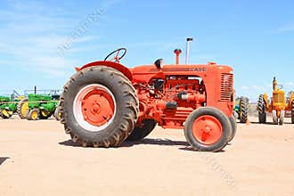 USA: Antique Tractor - Case S 1947