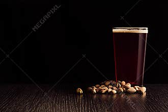 The beer red ale and snacks.