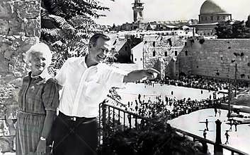 Barbara Bush and George H.W. Bush