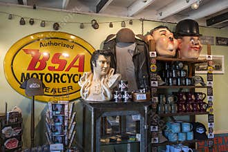 American Pickers, Antique Archeology, Travel