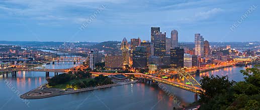 Pittsburgh skyline panorama.
