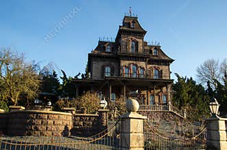 Phantom manor