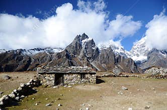Stone hut in the Everest