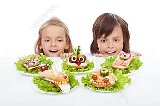 Kids discovering the the healthy sandwich alternative