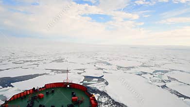 Travel In the ice, Arctic