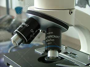 Microscope