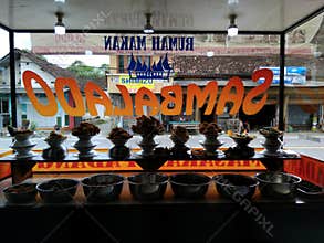 This is Nasi Padang the real food from Infonesia