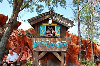 Splash Mountain Sign