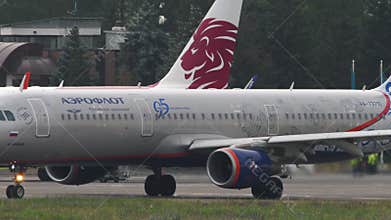 Aeroflot Airbus A321 taxiing