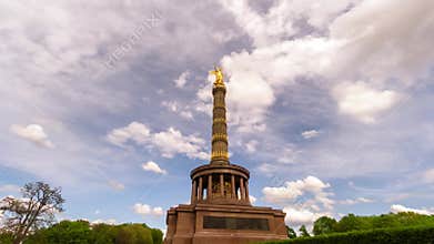 Time lapse of the Victory Column SiegessÃ¤ule in Berlin on a cloudy day