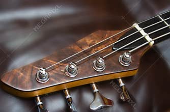 Bass headstock