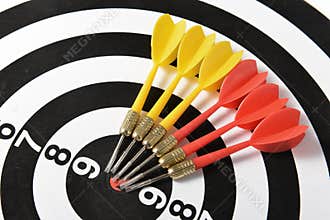 darts and target center