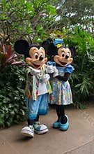 Mickey proposes to Minnie