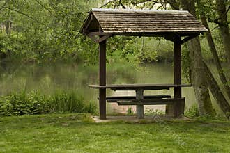 Covered picnic table