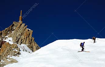 Aiguille du Midi skier