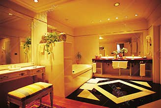Suite bathroom