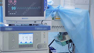 Set of functioning medical equipment in an operating room