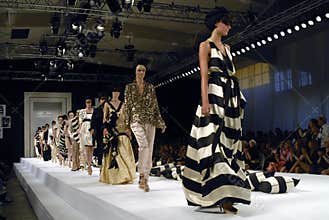MODELS CAT WALK -MALENE BIGER SHOW