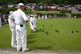A gentle game of bowls