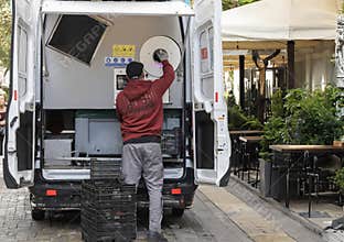 Mobile recycling point for collecting glass and plastic waste in the city