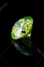 Yellow-Green fancy brilliant 1.5 ct