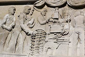 Gun loading bas relief, Portsmouth