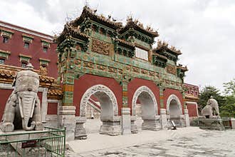 The Glazed Archway of the Temple of Xumi Fushou