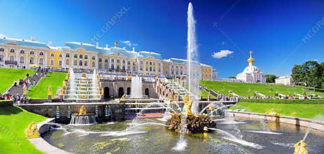 Grand cascade in Pertergof, St-Petersburg