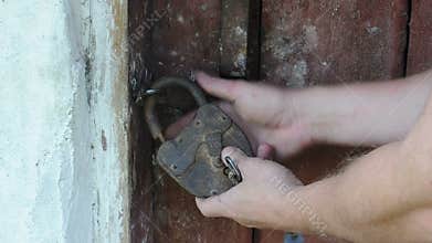 Opening barn lock