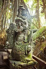 Statues and demons, gods and Balinese mythological deities on br