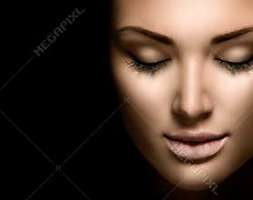 Beauty woman face closeup