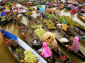 Lokbaintan Floating Market