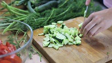 Cooking healthy salad