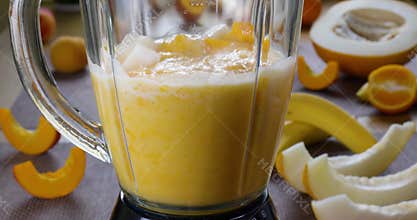 Making a Healthy Raw Vegan Melon banana Smoothie