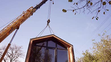 Installation of a modular house.