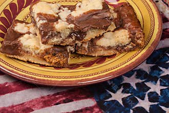 Mom`s famous Can`t Leave Alone dessert bars