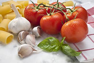 Tomatoes Garlic Basil Pasta Food
