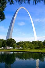 St. Louis arch and reflection
