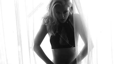 Pretty woman silhouette
