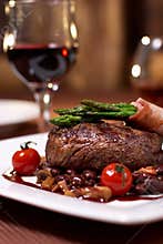 Grilled beef with tomato