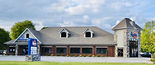 Apex Bank Building, Waverley, TN