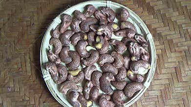 cashew nut scene, cashew shelling