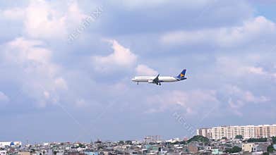 Passenger airplane bearing number VN-A288 Airbus A321 of Vietravel Airline landing