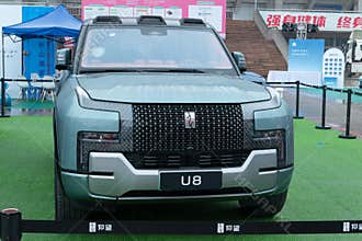 BYD Yangwang U8, a high-performance plug-in hybrid SUV