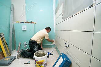 Bathroom tiles renovation