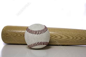 Baseball bat and ball on wht