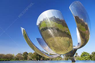 Floralis Generica