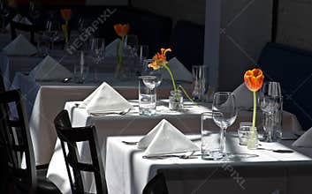 Restaurant White Cloth Tables