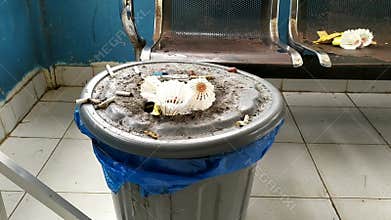 trash can in the office