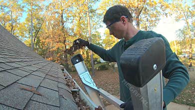 Cleaning dirty gutters
